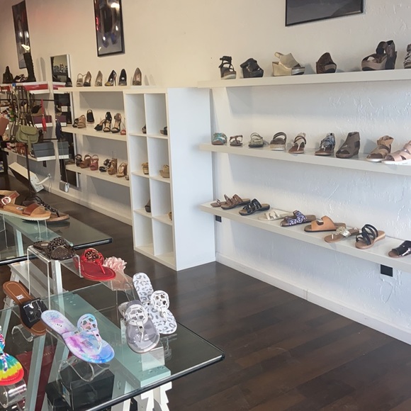 🤩 www.theshoetrunk.com - Picture 2 of 3